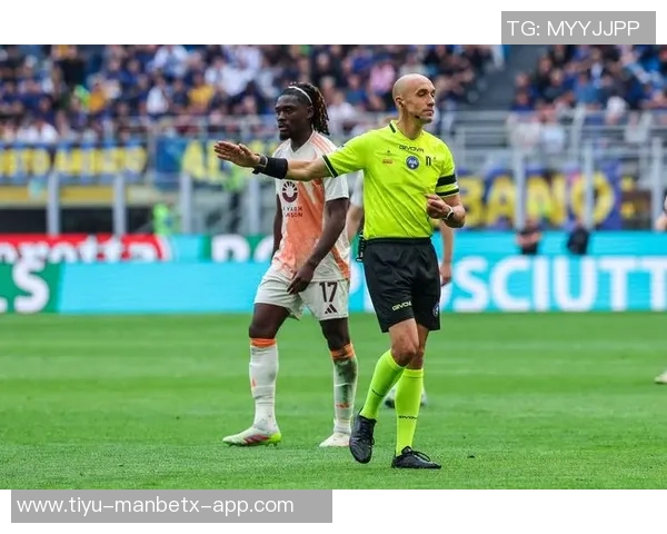 前裁判解析比塞克未被红牌处罚原因与苏契奇回防的关键因素 前裁判解析比塞克未被红牌处罚原因与苏契奇回防的关键因素