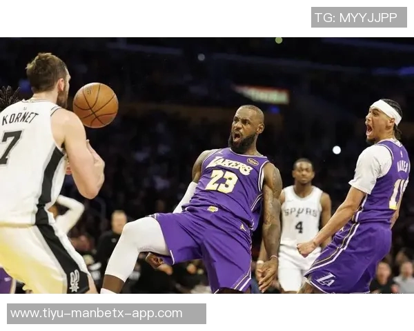 里夫斯赞詹姆斯隔扣表现41岁依然展现惊人实力令人惊叹