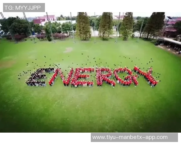 廿年风雨同行初心不改上海海港足球俱乐部20周年纪念画册盛大发布 廿年风雨同行初心不改上海海港足球俱乐部20周年纪念画册盛大发布