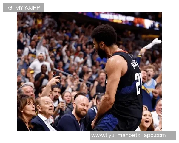 里夫斯谈轮换不足的挑战强调全队拼尽全力应对困难局面 里夫斯谈轮换不足的挑战强调全队拼尽全力应对困难局面